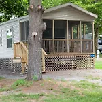 Circle M Camping Resort Screened Park Model 27